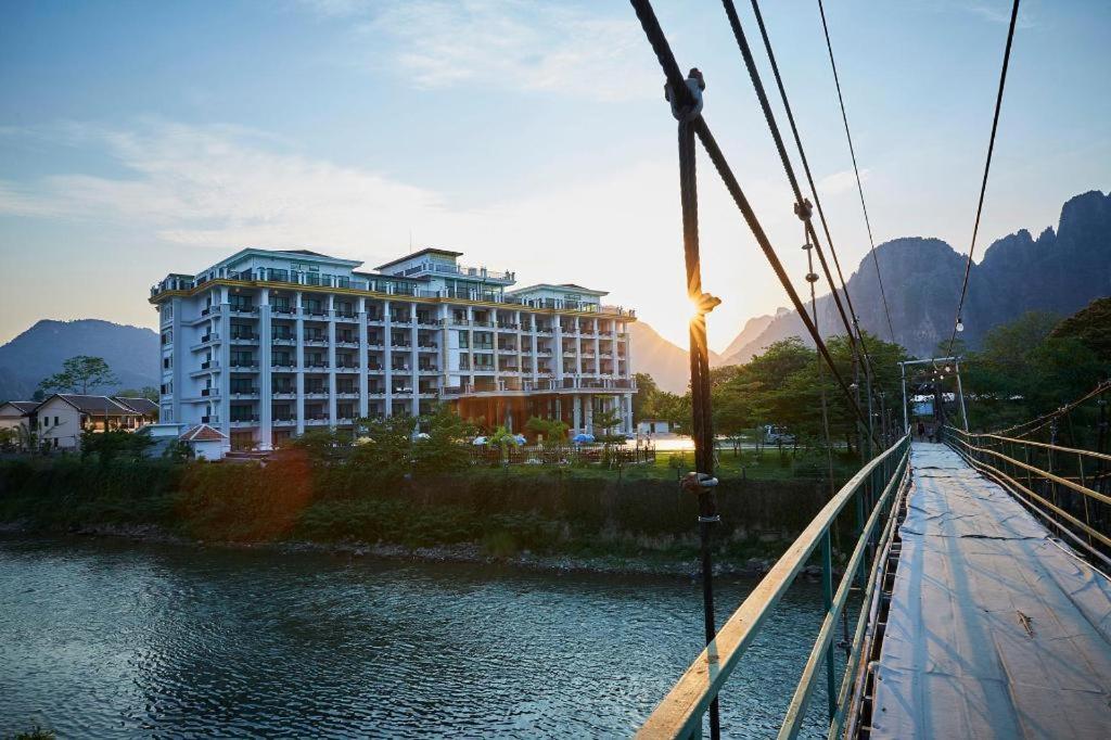 Thavisouk Riverside Hotel Ванг-В'єнг Екстер'єр фото